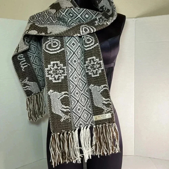 New handcrafted Alpaca Jarka Scarf brown/white unisex - Picture 1 of 10